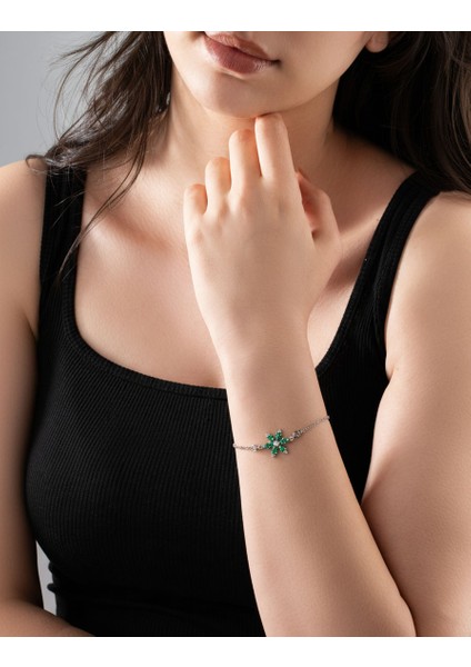 925 Ayar Zümrüt Yeşil Taşlı Rodyum Lotus Çiçeği Gümüş Bileklik fiyatları