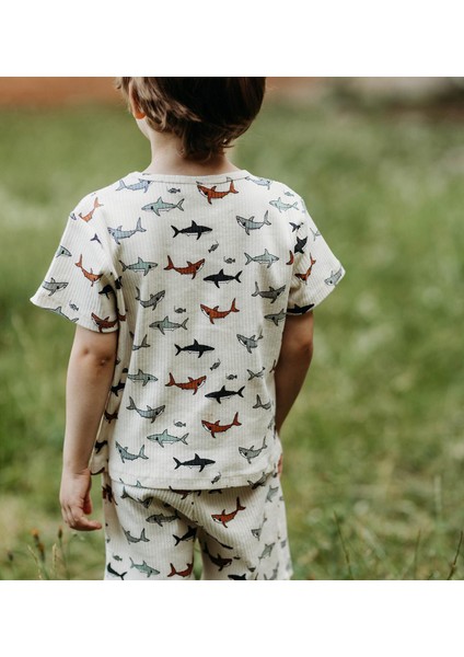 Bej Köpekbalığı Desenli Kısa Kollu Erkek Çocuk Pijama Takımı fırsatları