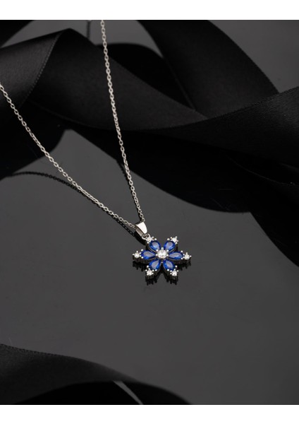925 Ayar Safir Taşlı Rodyum Lotus Çiçeği Gümüş Kolye