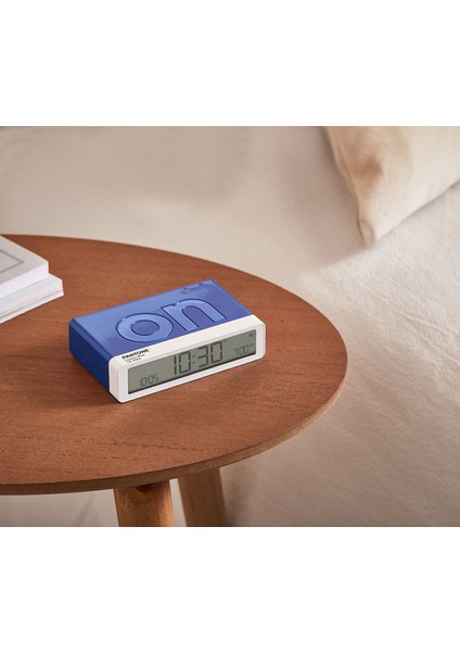 x Pantone Flip Klasik Dijital Alarmlı Masa Saati fiyatları