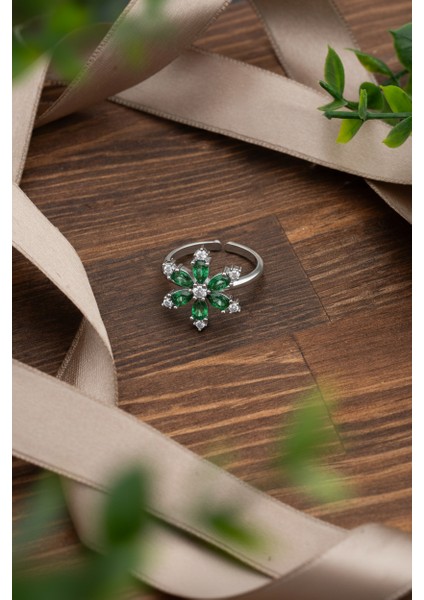 925 Ayar Zümrüt Taşlı Rodyum Lotus Çiçeği Ayarlanabilir Gümüş Yüzük