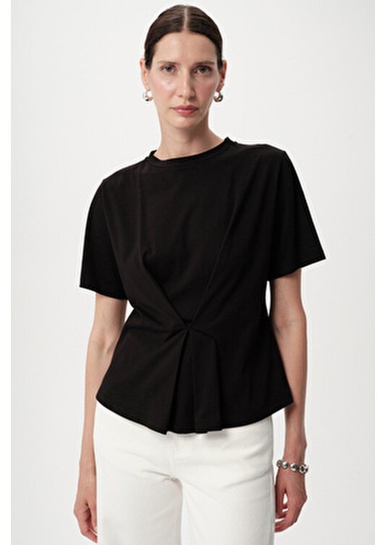 Fiyonk Görünümlü Bisiklet Yaka Örme Siyah Tişört