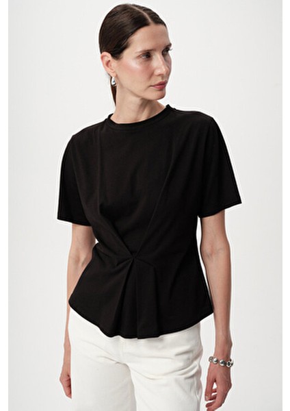 Fiyonk Görünümlü Bisiklet Yaka Örme Siyah Tişört indirimleri