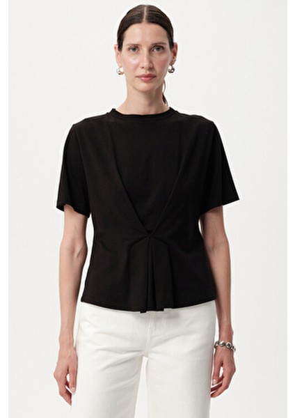 Fiyonk Görünümlü Bisiklet Yaka Örme Siyah Tişört