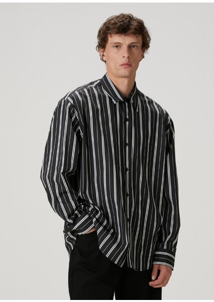 Siyah Çizgi Desenli Oversized Poplin Gömlek fırsatları
