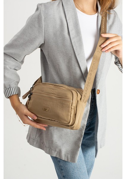 Yumuşak Dokulu Ultra Hafif, Esnek ve Su Geçirmez Polyamid Kumaş Omuz Çantası Vizon Model: (571-13-14E) fiyatları