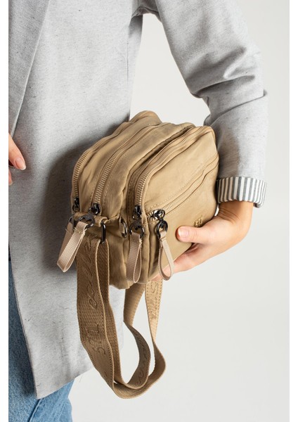 Yumuşak Dokulu Ultra Hafif, Esnek ve Su Geçirmez Polyamid Kumaş Omuz Çantası Vizon Model: (571-13-14E) modelleri