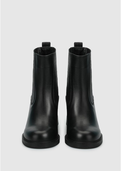 Siyah Deri Kadın Bot modelleri