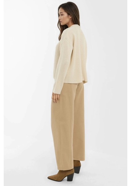 Kadın V Yaka Düğmeli Oversize Triko Hırka Krem Doğal modelleri