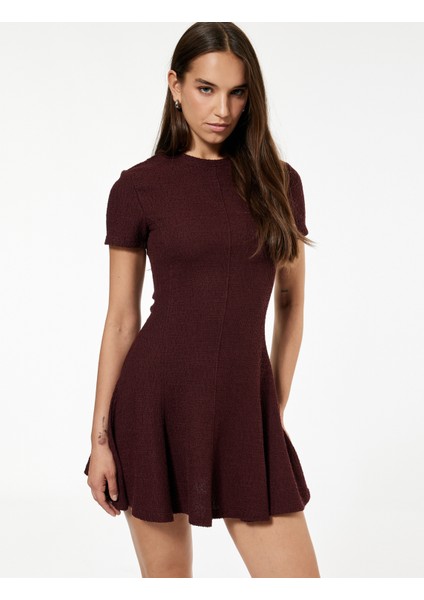 Viskon Karışımlı Kısa Kollu Bisiklet Yaka Mini Elbise