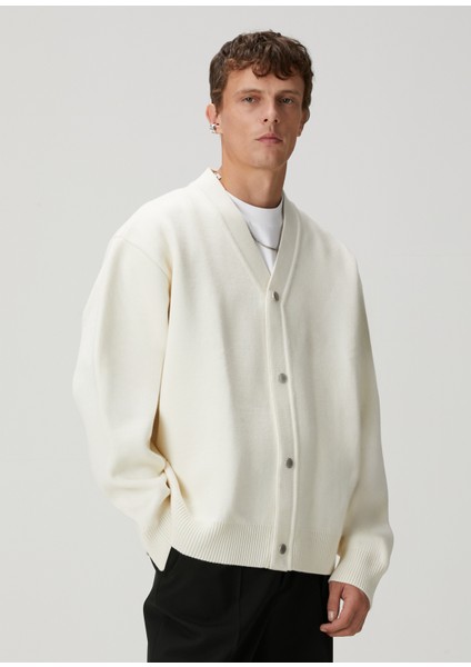 Ekru Interlok Triko Hırka fırsatları