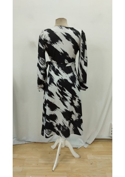 Kadın Uzun Kollu Kruvaze Yakalı Yandan Bağlamalı Desenli Mini Modal Elbise