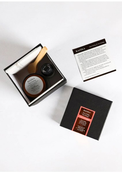Arındırıcı & Onarıcı Doğal Yüz Peelingi 100 gr + 30 ml indirimleri