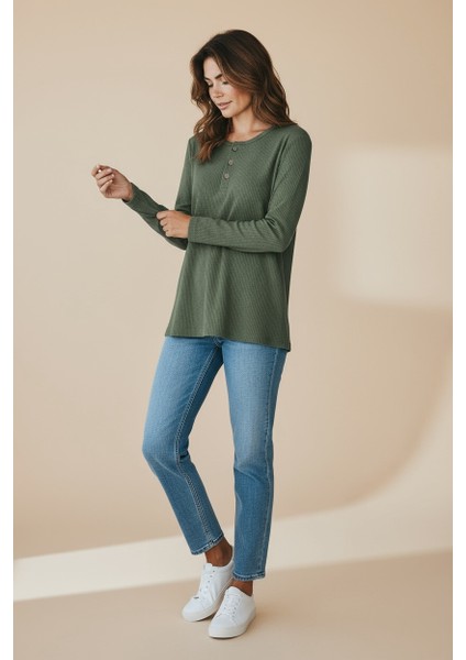 Kadın Yaka Düğme Detaylı Mevsimlik Bluz indirimleri