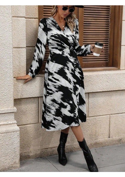 Kadın Uzun Kollu Kruvaze Yakalı Yandan Bağlamalı Desenli Mini Modal Elbise fiyatları