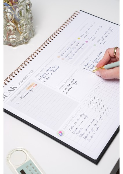 2026 Masaüstü Planlayıcı Takvim 25X35 cm - Siyah fırsatları