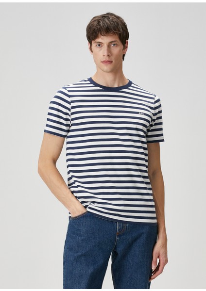 Lacivert Beyaz Şerit Desenli T-Shirt