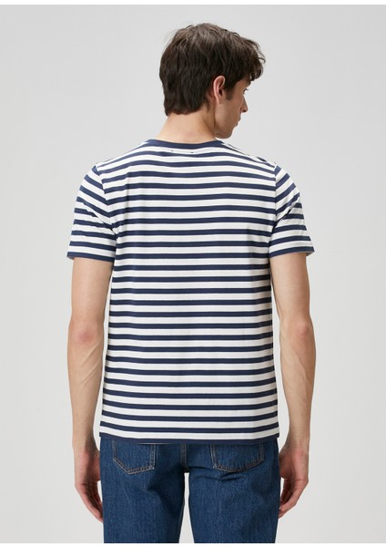 Lacivert Beyaz Şerit Desenli T-Shirt fırsatları