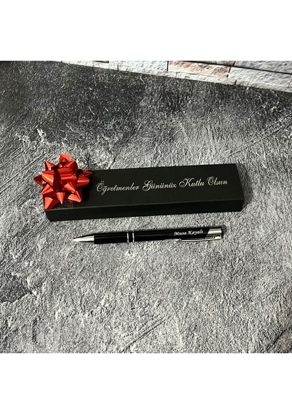 Isme Özel Metal Tükenmez Kalem Isimli / Öğretmen / Öğretmenler Günü Hediyesi / Öğretmene Hediye / Baba / Avukat 24 Kasım fiyatları
