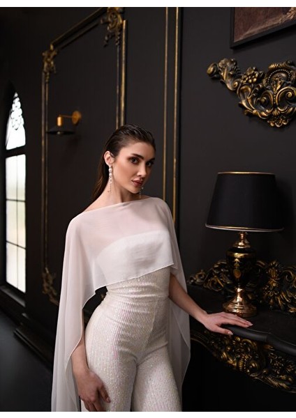 Beyaz Hologram Payetli Şifon Bluz Detaylı Tulum fiyatları