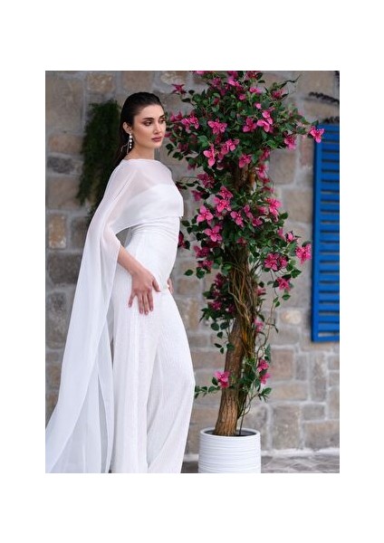 Beyaz Hologram Payetli Şifon Bluz Detaylı Tulum modelleri