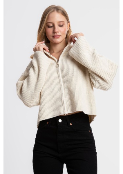 Kadın Fermuarlı Rahat Kesim Triko Hırka Krem Doğal fırsatları