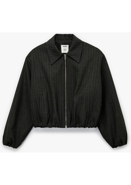 x Melis Ağazat - Uzun Kollu Cepli Fermuarlı Crop Bomber Ceket