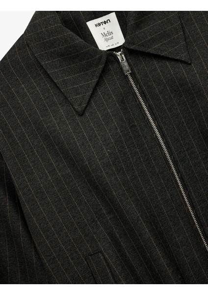 x Melis Ağazat - Uzun Kollu Cepli Fermuarlı Crop Bomber Ceket modelleri