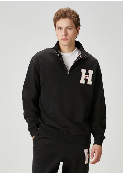 Siyah Yakası Fermuarlı Sweatshirt