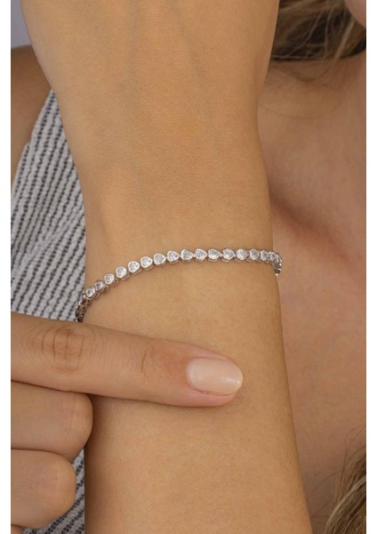 Kalp Geçişli Su Yolu 925 Ayar Gümüş Bileklik fiyatları