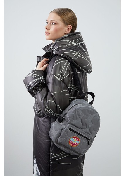 Arma Detaylı Kapitone Sırt Çantası