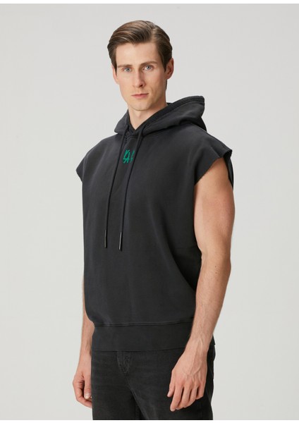 Siyah Kapüşonlu Kolsuz Sweatshirt modelleri