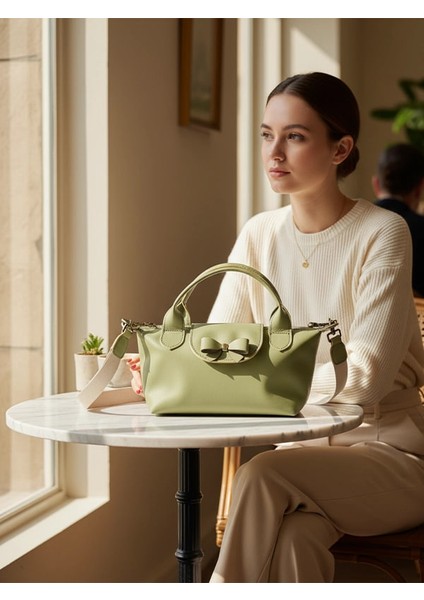 Gerçek Deri Mini Crossbody Çanta – Şık ve Tatlı Omuz Çantası