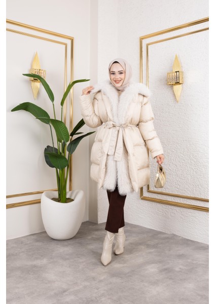 Kadın Kürk Detaylı Kemerli Beyaz Şişme Mont fiyatları