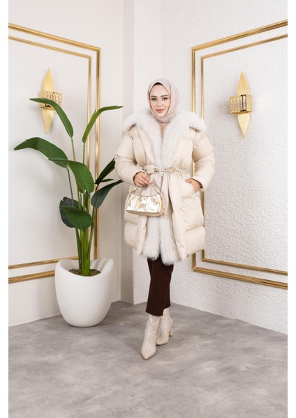 Kadın Kürk Detaylı Kemerli Beyaz Şişme Mont modelleri