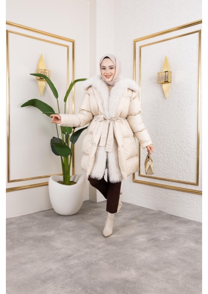 Kadın Kürk Detaylı Kemerli Beyaz Şişme Mont fırsatları