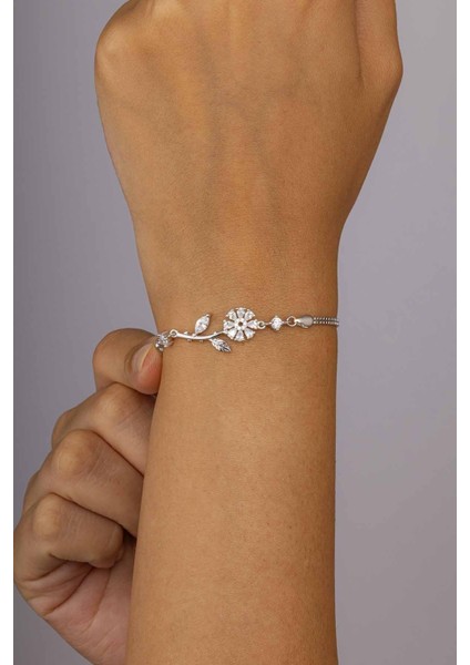 Beyaz Taşlı Papatya Figürlü Gümüş Kadın Bileklik