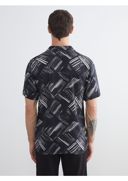 Yeni Sezon Regular Fit Kısa Kollu Desenli Viskon Erkek Gömlek fırsatları
