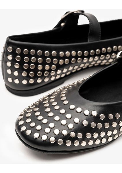 Joan Siyah Deri Zımbalı Kadın Babet indirimleri