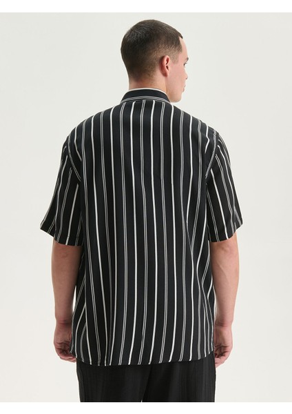 Yeni Sezon Regular Fit Kısa Kollu Çizgili Viskon Erkek Gömlek fırsatları