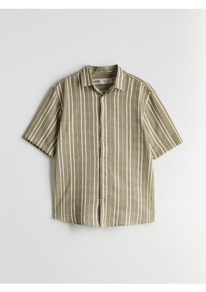Yeni Sezon Regular Fit Kısa Kollu Çizgili Erkek Dokulu Gömlek indirimleri