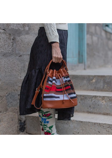 Kuz - Taba Deri ve Kalın Çizgi Desenli Sırt, Omuz ve El Çantası indirimleri