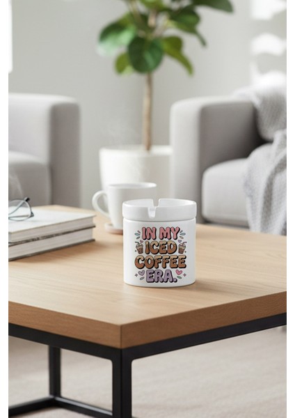 In My Iced Coffee Era Baskılı Seramik Kapaklı Kokusuz Küllük