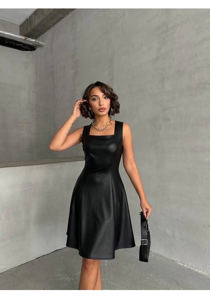 Kare Yaka Deri Elbise Siyah H24442 modelleri