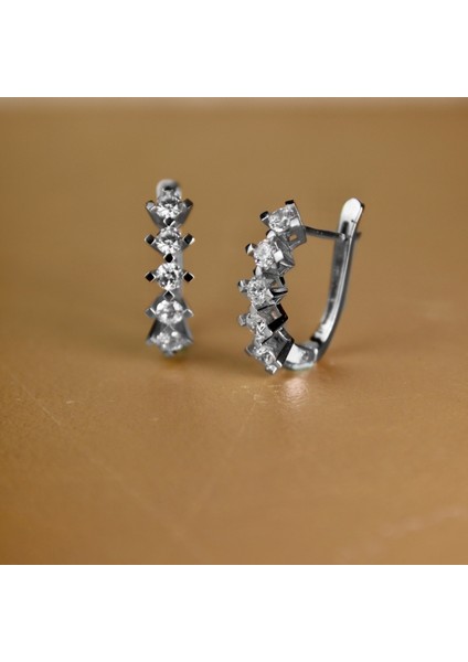 Kare Tırnak Zirkon Taşlı Pırlanta Modeli 925 Ayar Gümüş Beştaş Küpe- Taşlar 3 mm