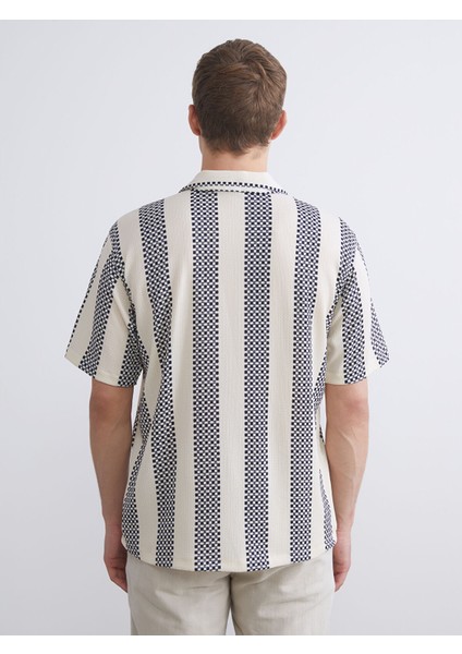 Yeni Sezon Regular Fit Resort Yaka Kısa Kollu Çizgili Erkek Gömlek fırsatları