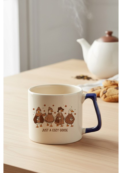 Just A Cozy Goose Sonbahar Sevimli Kazlar Baskılı Lacivert D Kulplu Kupa Bardak