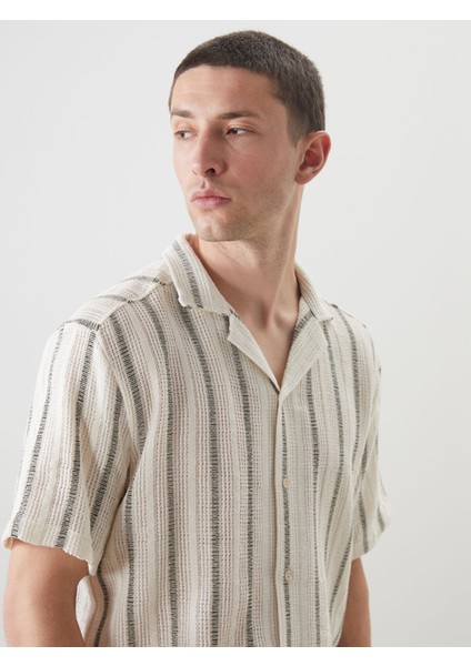 Yeni Sezon Regular Fit Kısa Kollu Çizgili Erkek Gömlek