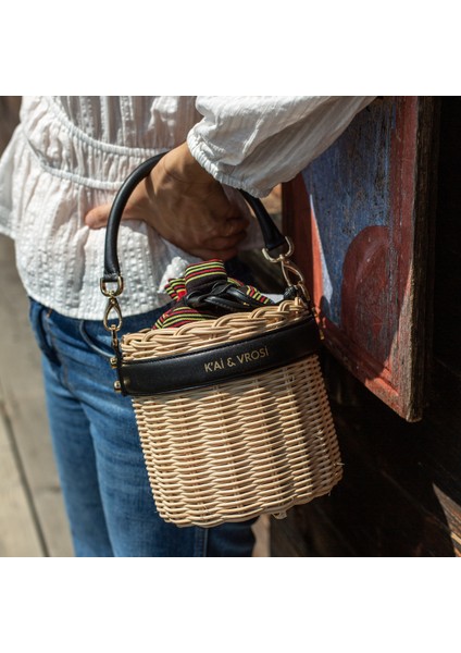 Okordule - Siyah Deri Renkli Çizgili El Çantası fırsatları