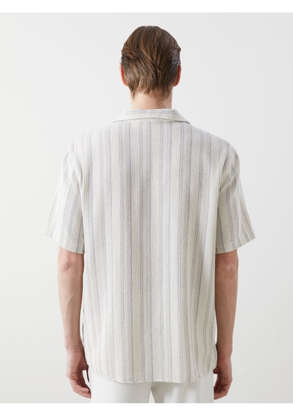 Yeni Sezon Regular Fit Kısa Kollu Çizgili Erkek Gömlek fırsatları